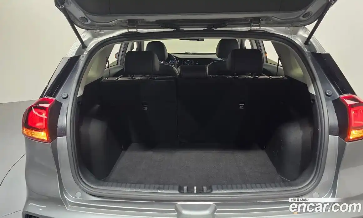 Kia Niro 2020 1.6 гидро в Москве № 1685120, фото 32