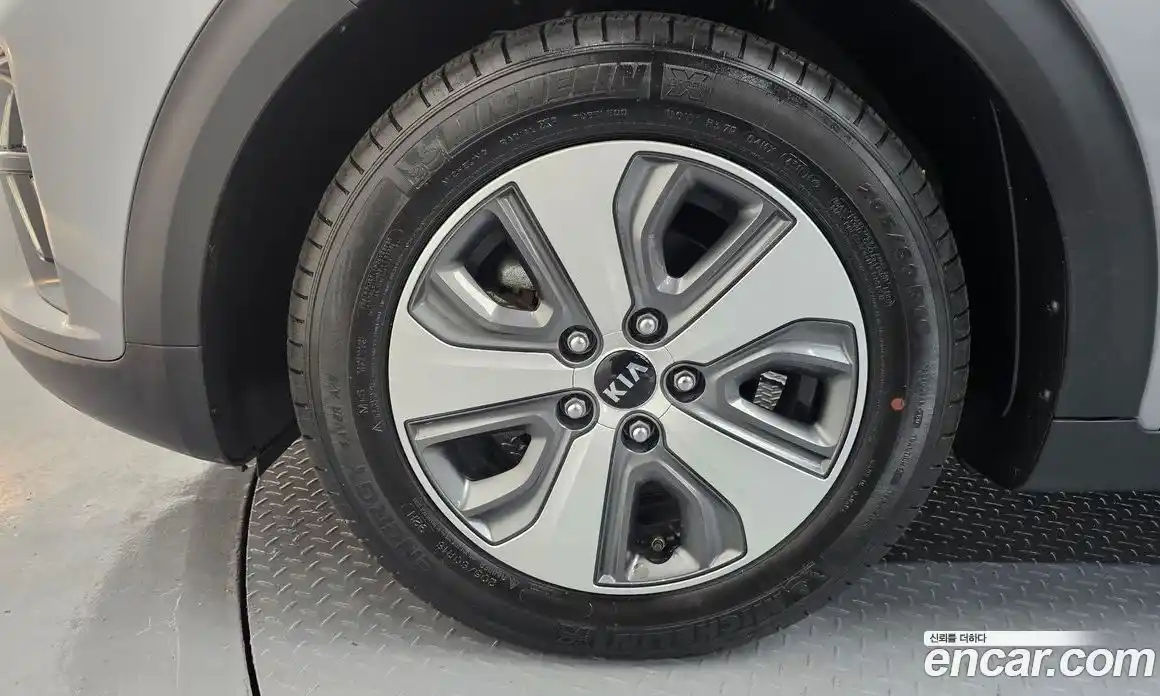 Kia Niro 2020 1.6 гидро в Москве № 1685120, фото 5
