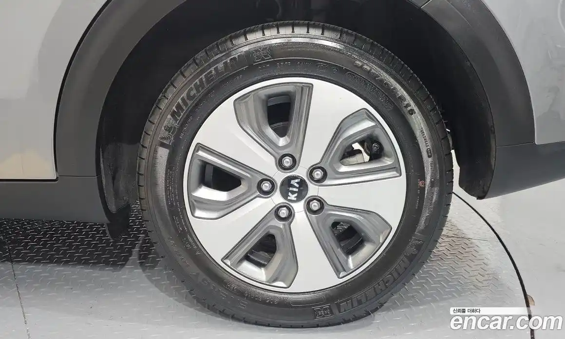 Kia Niro 2020 1.6 гидро в Москве № 1685120, фото 7