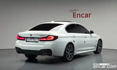 BMW 5-Series, 2021