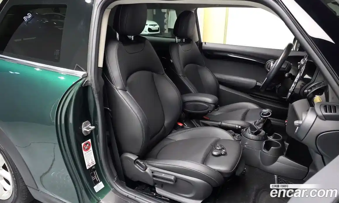 Mini Cooper 2015 1.5 гидро в Москве № 1692431, фото 17