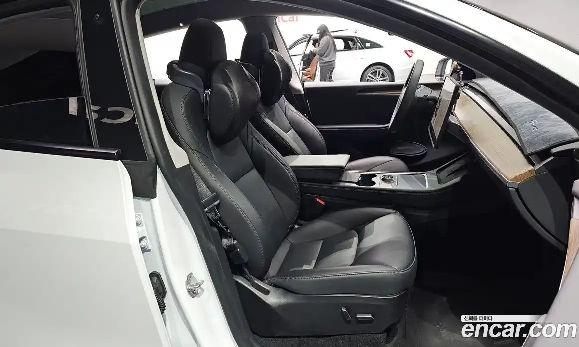 Tesla Model Y 2024 0.2 гидро, фото 13