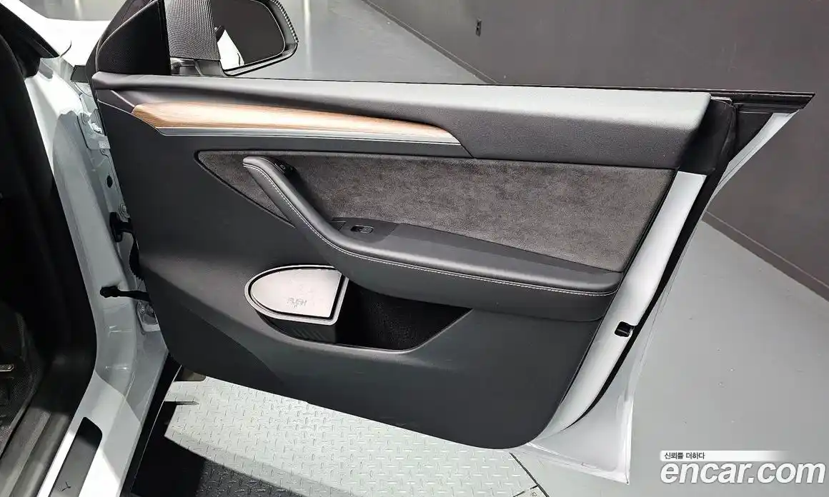 Tesla Model Y 2024 0.2 гидро, фото 14