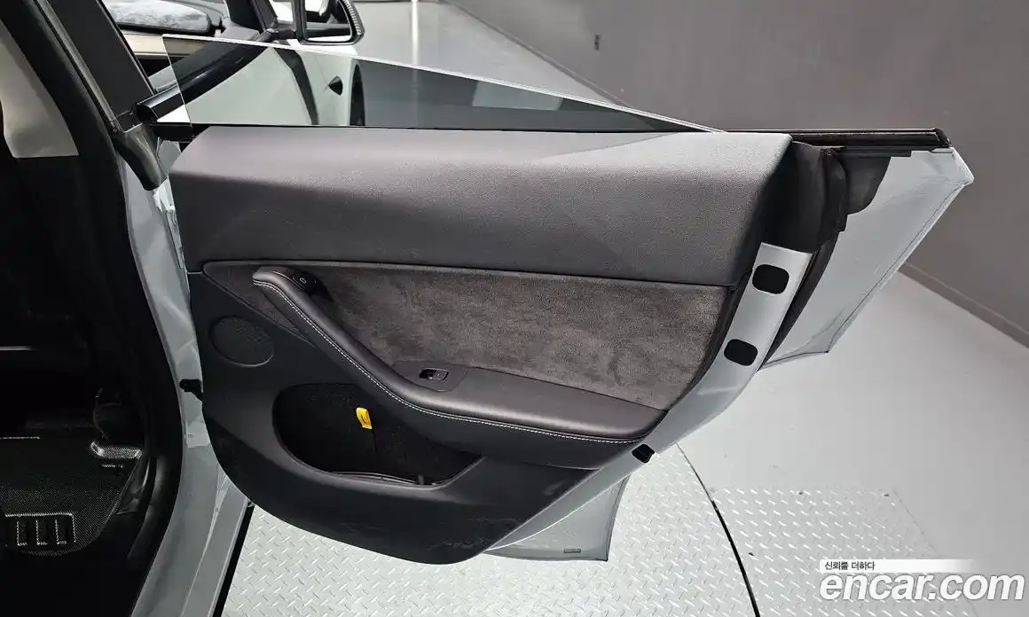 Tesla Model Y 2024 0.2 гидро, фото 15