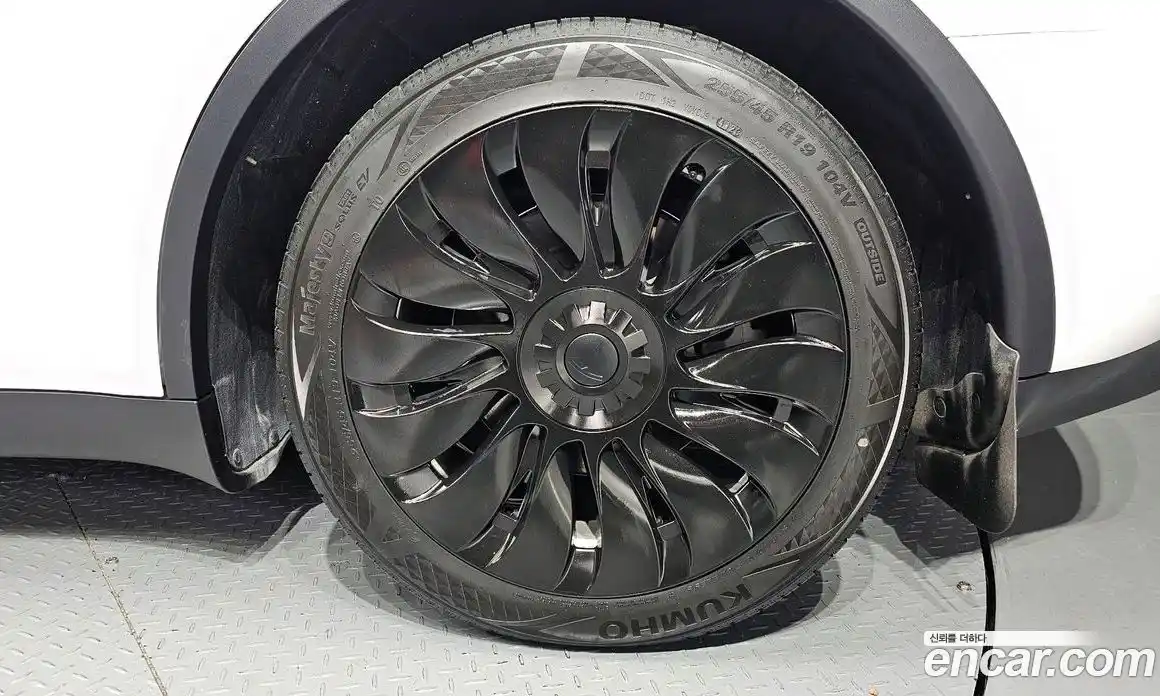 Tesla Model Y 2024 0.2 гидро, фото 7