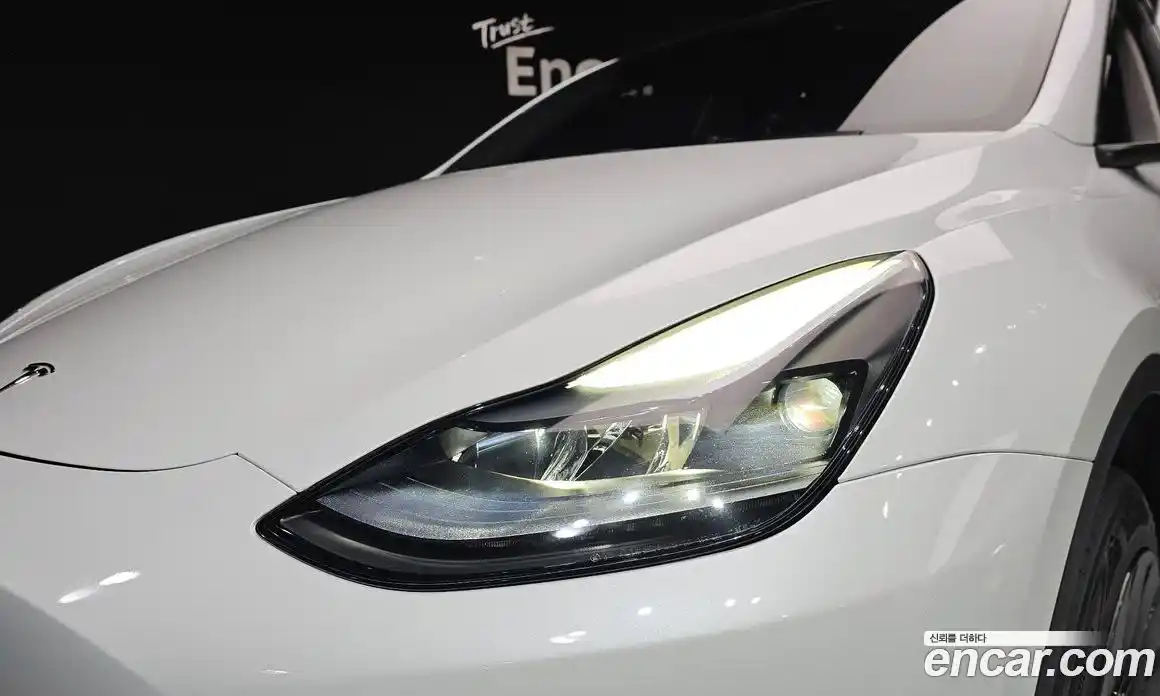 Tesla Model Y 2024 0.2 гидро, фото 8