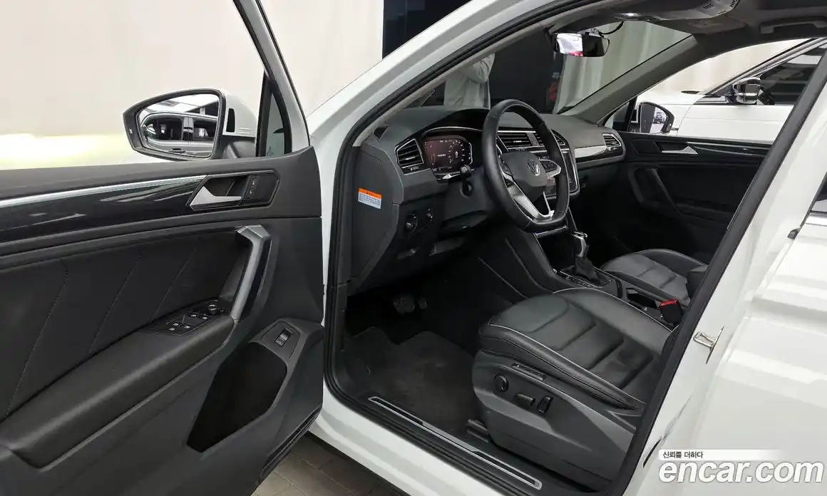 Volkswagen Tiguan 2021 2.0 гидро в Москве № 1693110, фото 13
