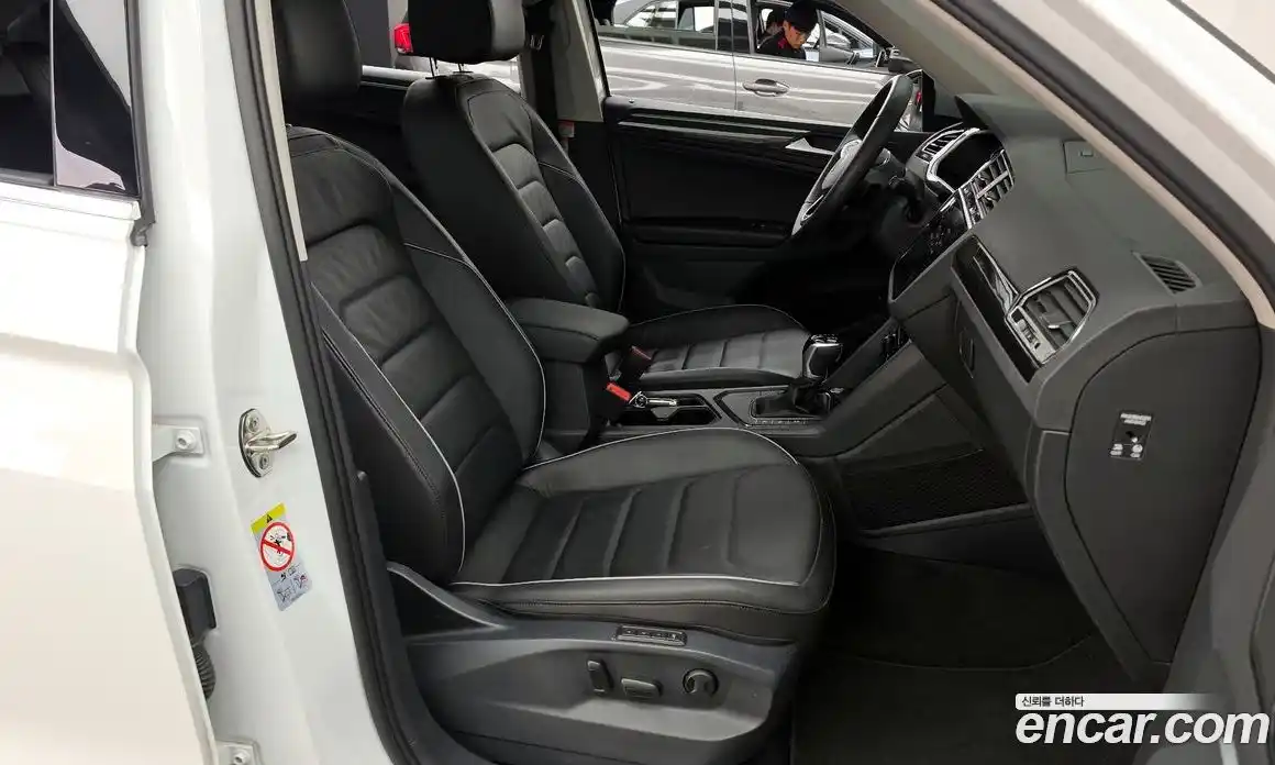 Volkswagen Tiguan 2021 2.0 гидро в Москве № 1693110, фото 16