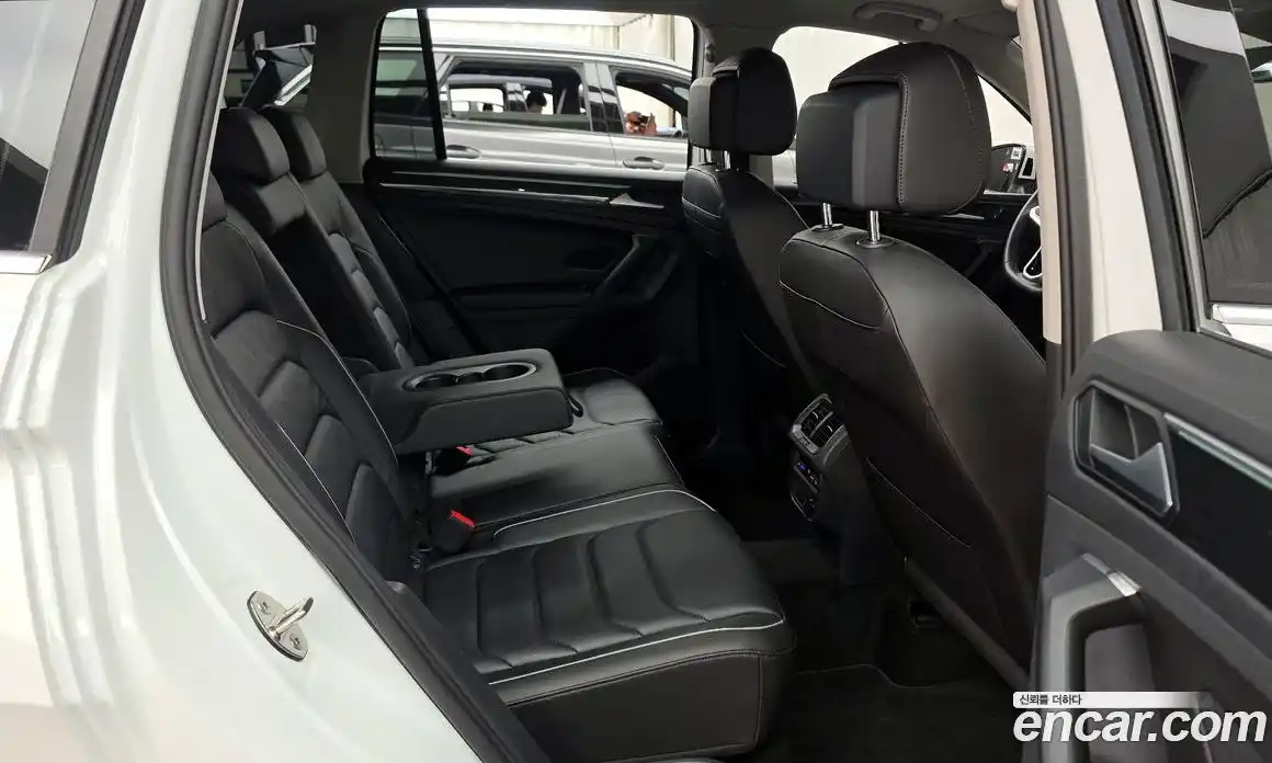 Volkswagen Tiguan 2021 2.0 гидро в Москве № 1693110, фото 17