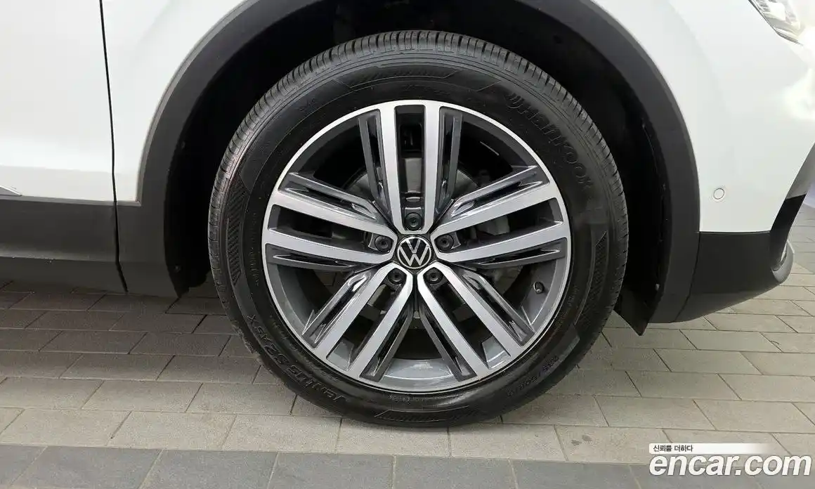 Volkswagen Tiguan 2021 2.0 гидро в Москве № 1693110, фото 7