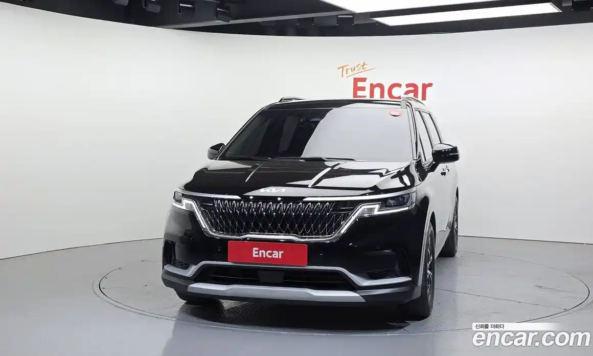 Kia Canival 2023 3.5 гидро в Москве № 1831845, фото 3