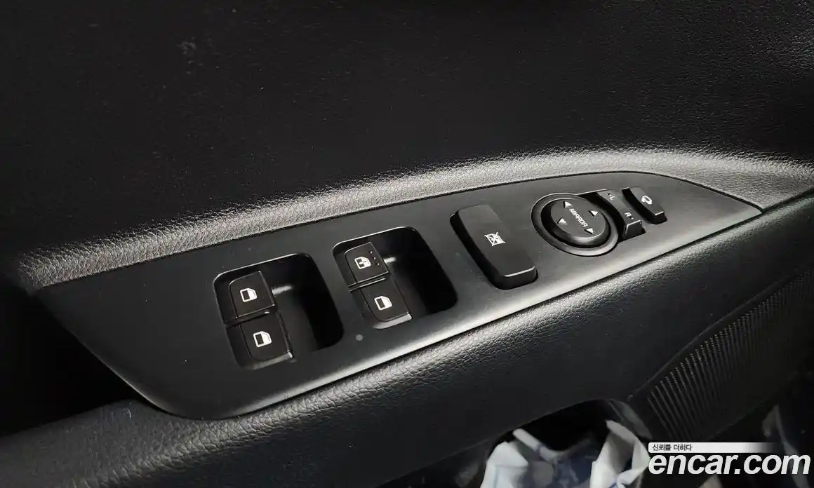 Kia Stonic 2017 1.6 гидро в Москве № 1831997, фото 27