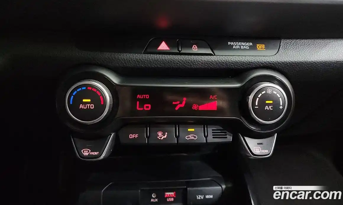 Kia Stonic 2017 1.6 гидро в Москве № 1831997, фото 29