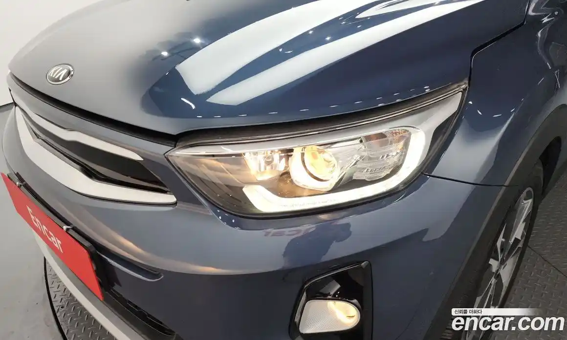 Kia Stonic 2017 1.6 гидро в Москве № 1831997, фото 8