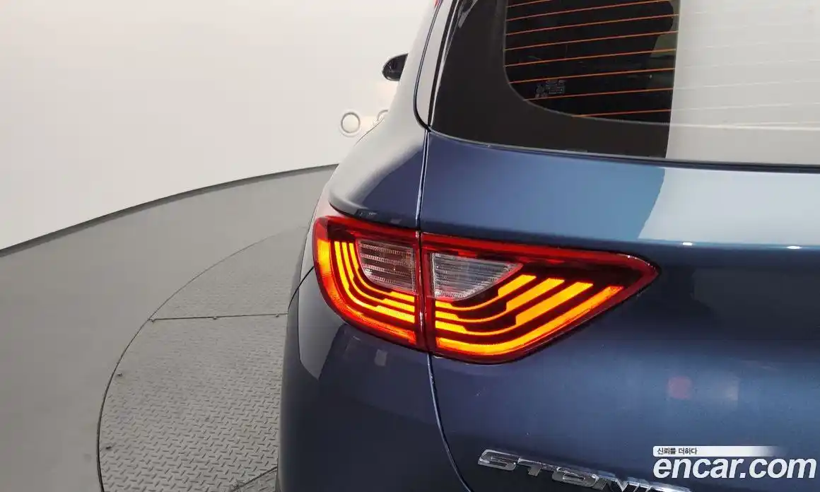 Kia Stonic 2017 1.6 гидро в Москве № 1831997, фото 9