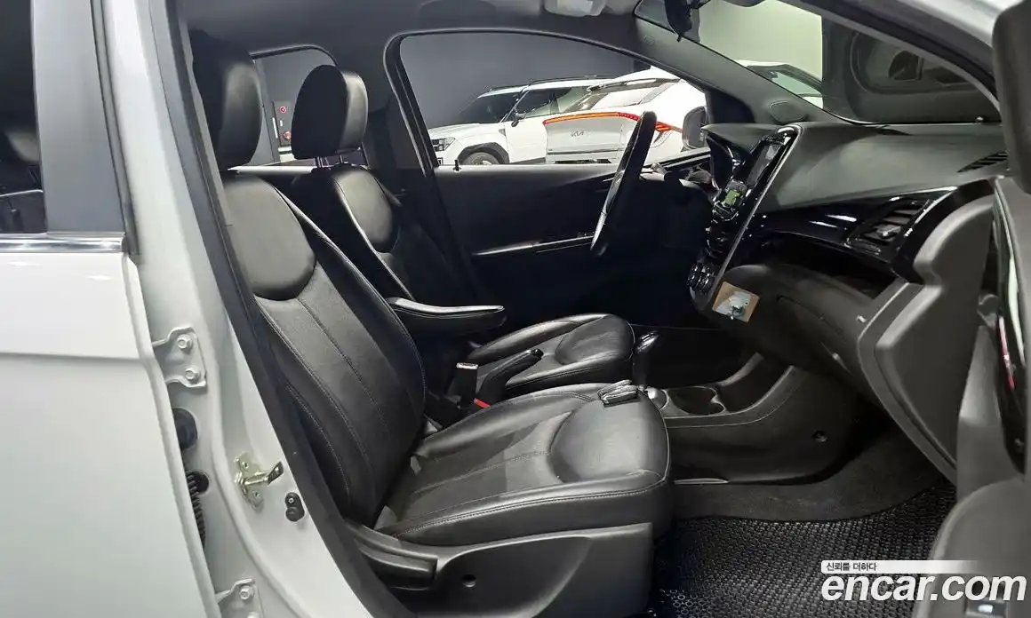 Chevrolet Spark 2016 1.0 гидро в Москве, фото 11