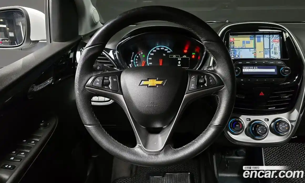 Chevrolet Spark 2016 1.0 гидро в Москве, фото 13