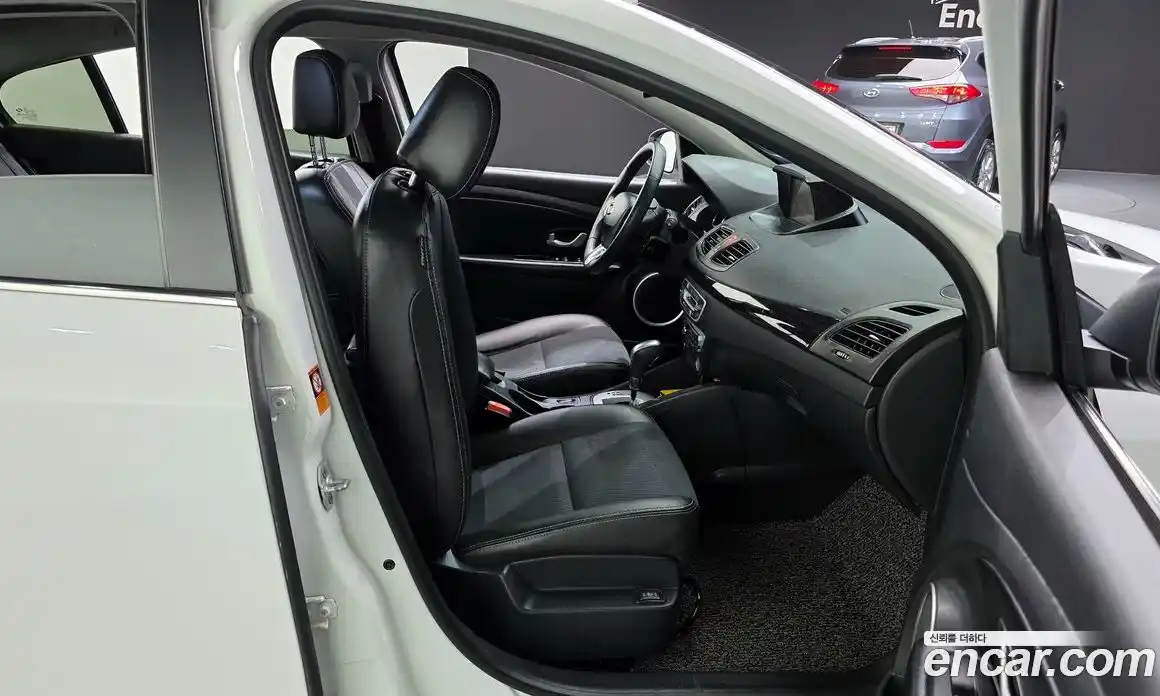 Renault SM3 2014 1.6 гидро в Москве № 1834596, фото 12