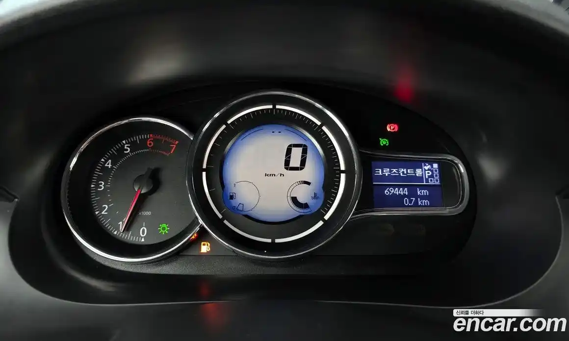Renault SM3 2014 1.6 гидро в Москве № 1834596, фото 8