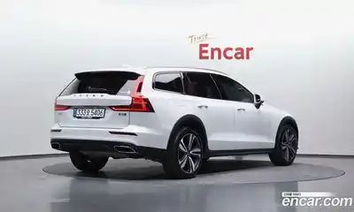 Volvo V60 2020 2.0 гидро в Москве № 1836816, миниатюра 2
