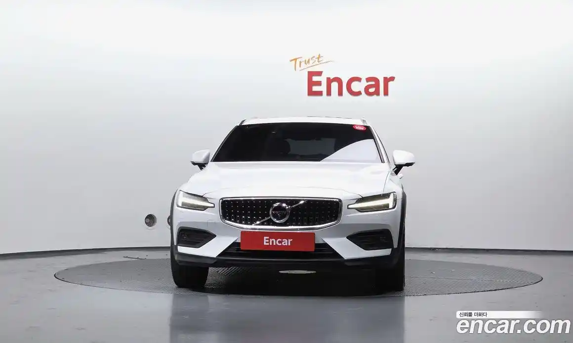 Volvo V60 2020 2.0 гидро в Москве № 1836816, фото 3