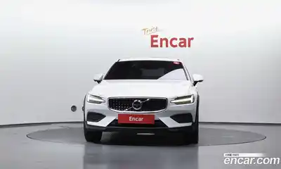 Volvo V60 2020 2.0 гидро в Москве № 1836816, миниатюра 3