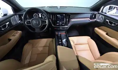 Volvo V60 2020 2.0 гидро в Москве № 1836816, миниатюра 10