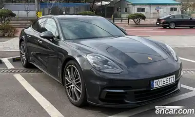 Porsche Panamera, 2018