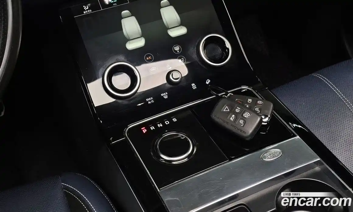 Land Rover Range-Rover Velar 2018 3.0 гидро в Москве № 1837360, фото 9