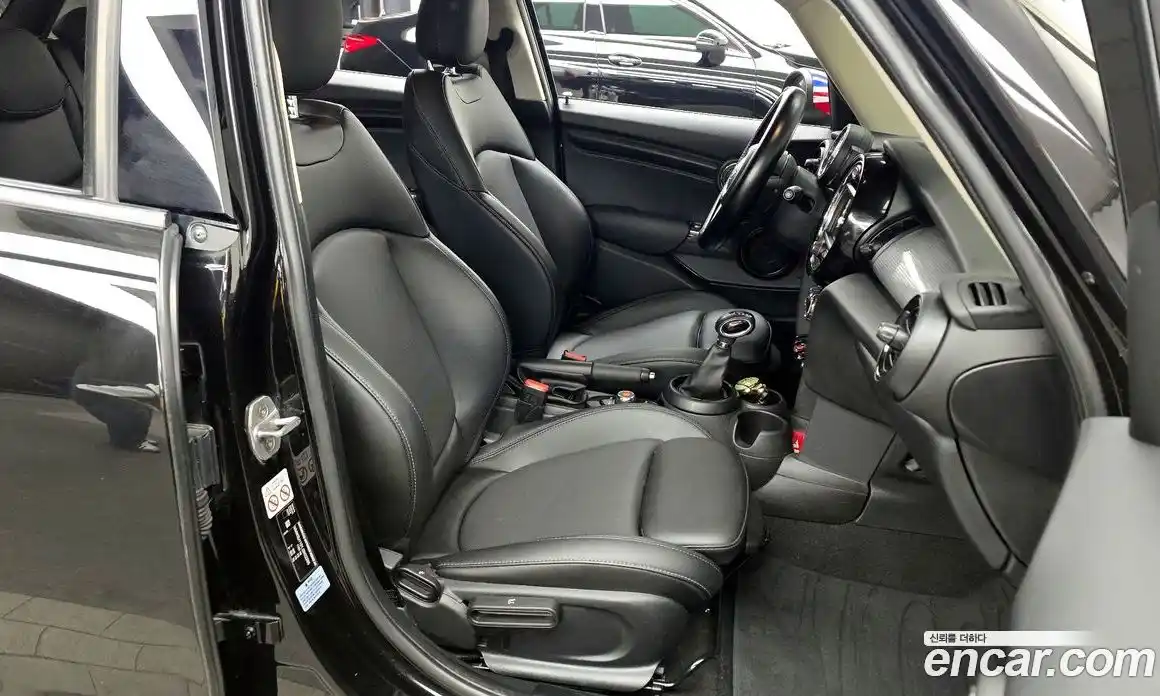 Mini Cooper 2018 1.5 гидро в Москве № 1837625, фото 16