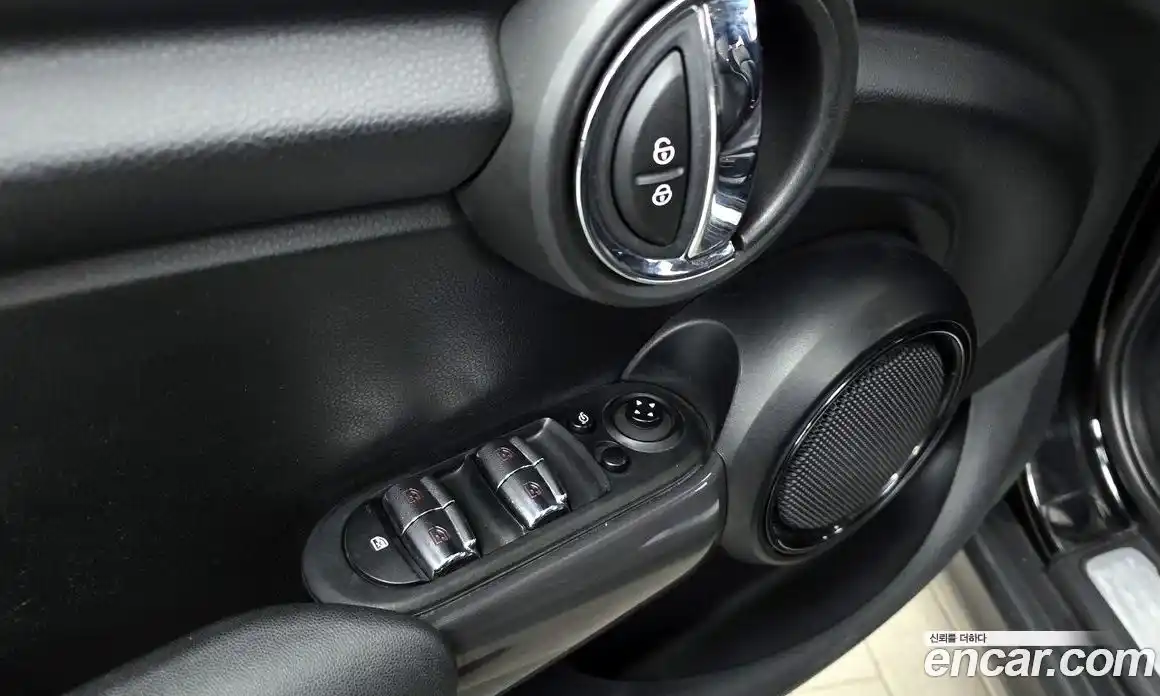 Mini Cooper 2018 1.5 гидро в Москве № 1837625, фото 34