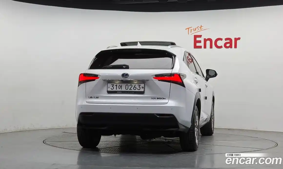 Lexus NX 2016 2.5 гидро в Москве № 1837959, фото 4