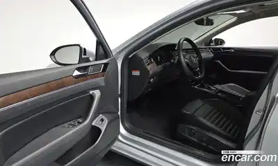Volkswagen Passat 2018 2.0 гидро в Москве № 1838056, миниатюра 12