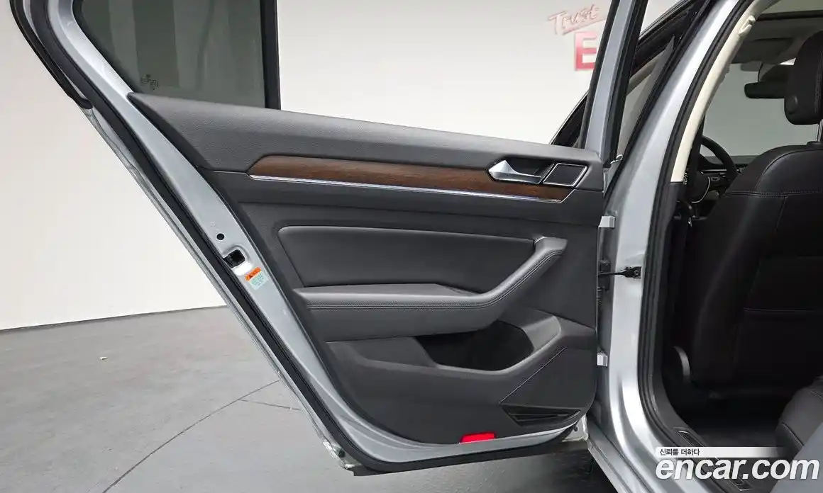 Volkswagen Passat 2018 2.0 гидро в Москве № 1838056, фото 14