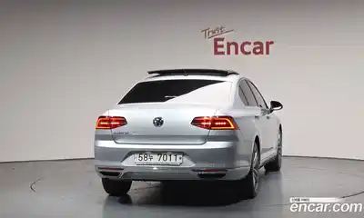 Volkswagen Passat 2018 2.0 гидро в Москве № 1838056, миниатюра 3