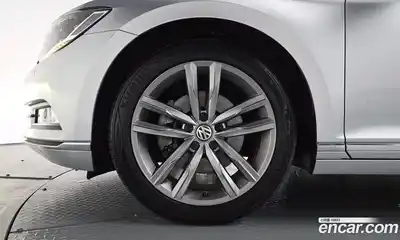 Volkswagen Passat 2018 2.0 гидро в Москве № 1838056, миниатюра 4