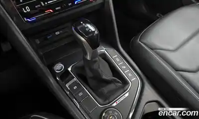 Volkswagen Tiguan 2023 2.0 гидро в Москве № 1838105, миниатюра 12