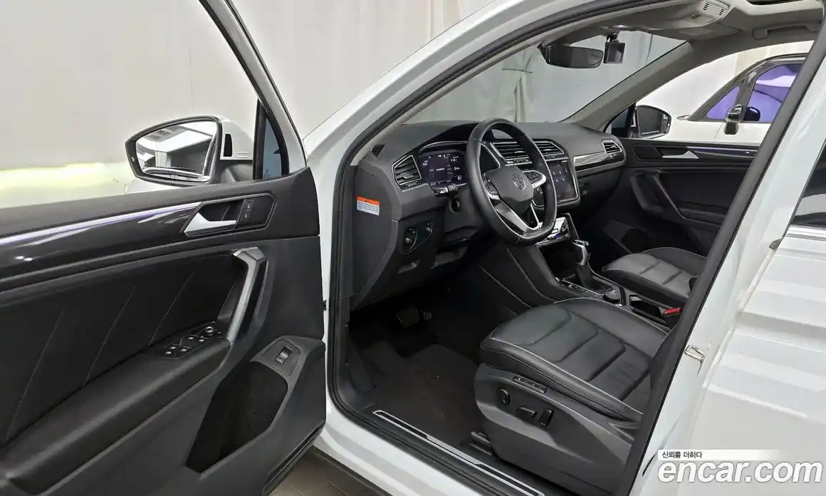 Volkswagen Tiguan 2023 2.0 гидро в Москве № 1838105, фото 13