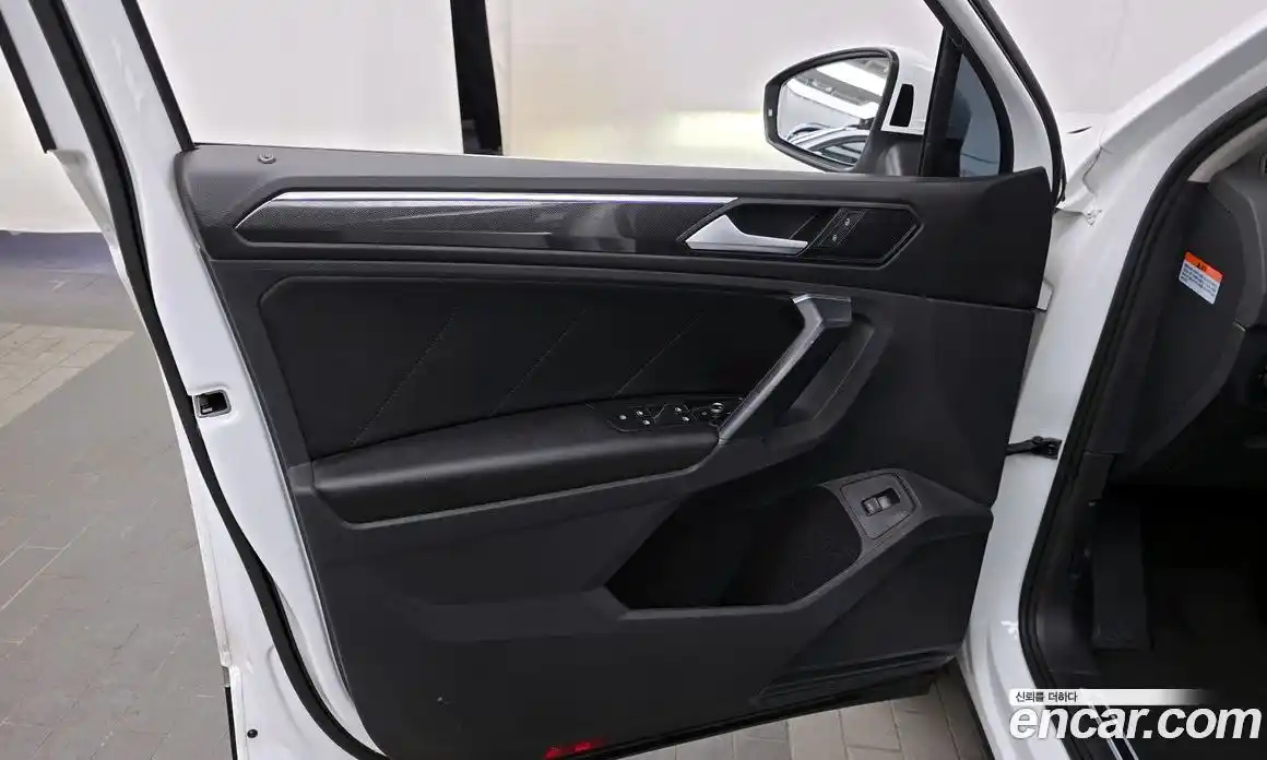 Volkswagen Tiguan 2023 2.0 гидро в Москве № 1838105, фото 14