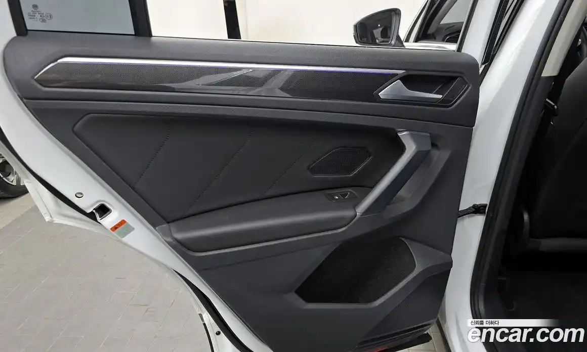 Volkswagen Tiguan 2023 2.0 гидро в Москве № 1838105, фото 15