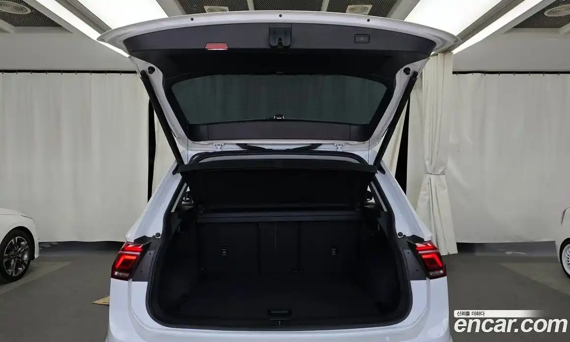 Volkswagen Tiguan 2023 2.0 гидро в Москве № 1838105, фото 26