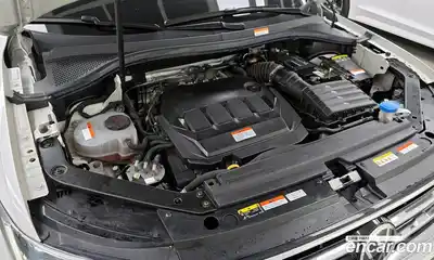 Volkswagen Tiguan 2023 2.0 гидро в Москве № 1838105, миниатюра 6