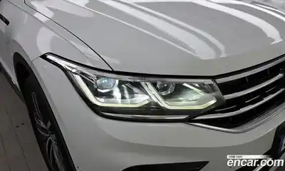 Volkswagen Tiguan 2023 2.0 гидро в Москве № 1838105, миниатюра 8