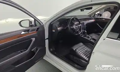 Volkswagen Passat 2018 2.0 гидро в Москве № 199272, миниатюра 11
