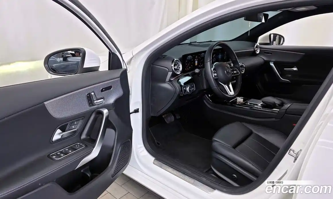 Mercedes-Benz A-Class 2021 2.0 гидро в Москве № 223431, фото 9