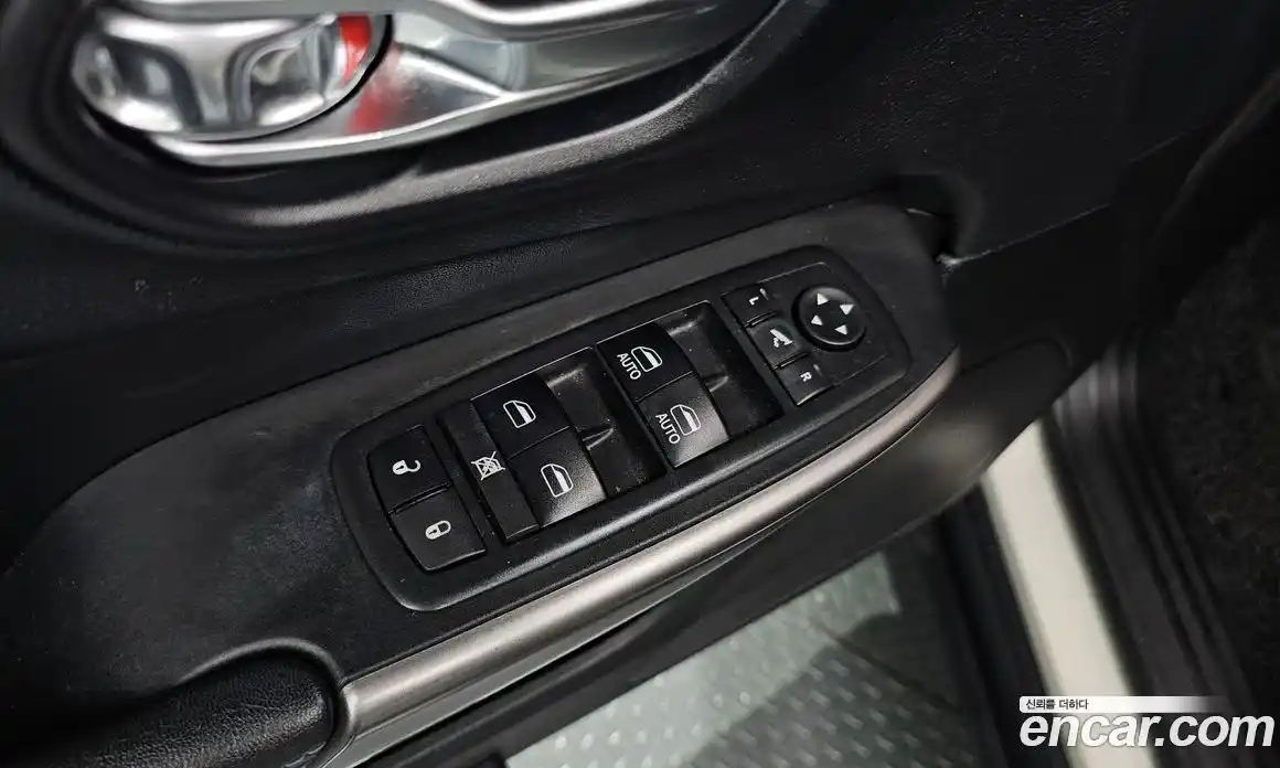 Jeep Cherokee 2018 2.4 гидро в Москве № 232440, фото 17