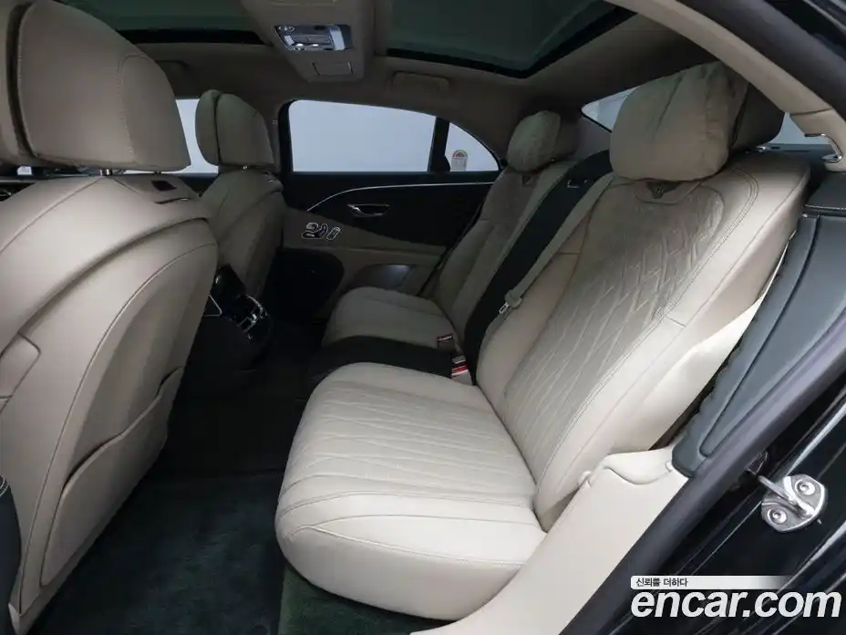 Bentley Flying Spur 2024 4.0 гидро, фото 12