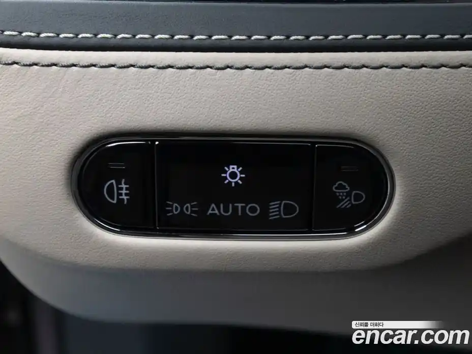 Bentley Flying Spur 2024 4.0 гидро, фото 14