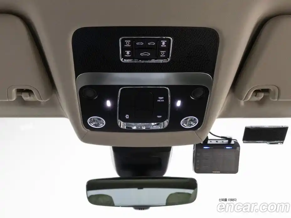 Bentley Flying Spur 2024 4.0 гидро, фото 16