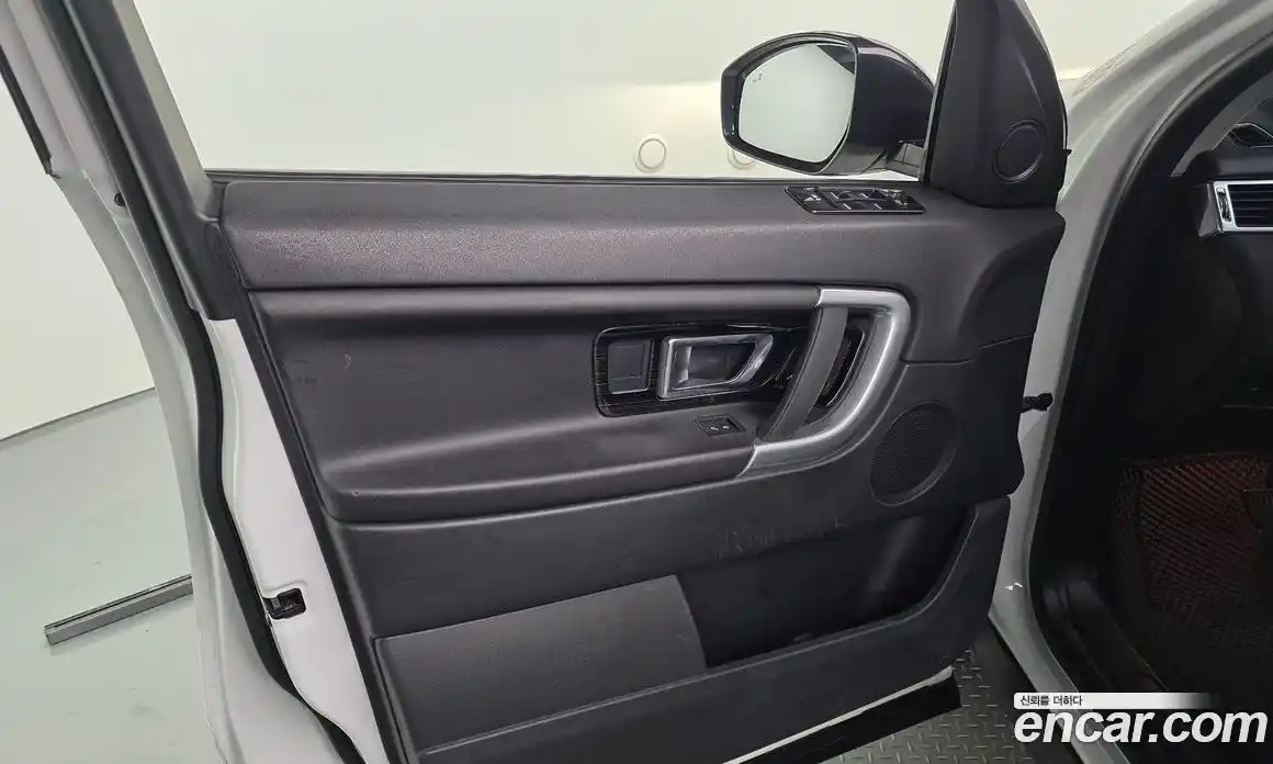 Land Rover Discovery Sport 2018 2.0 гидро в Москве № 1292965, фото 14